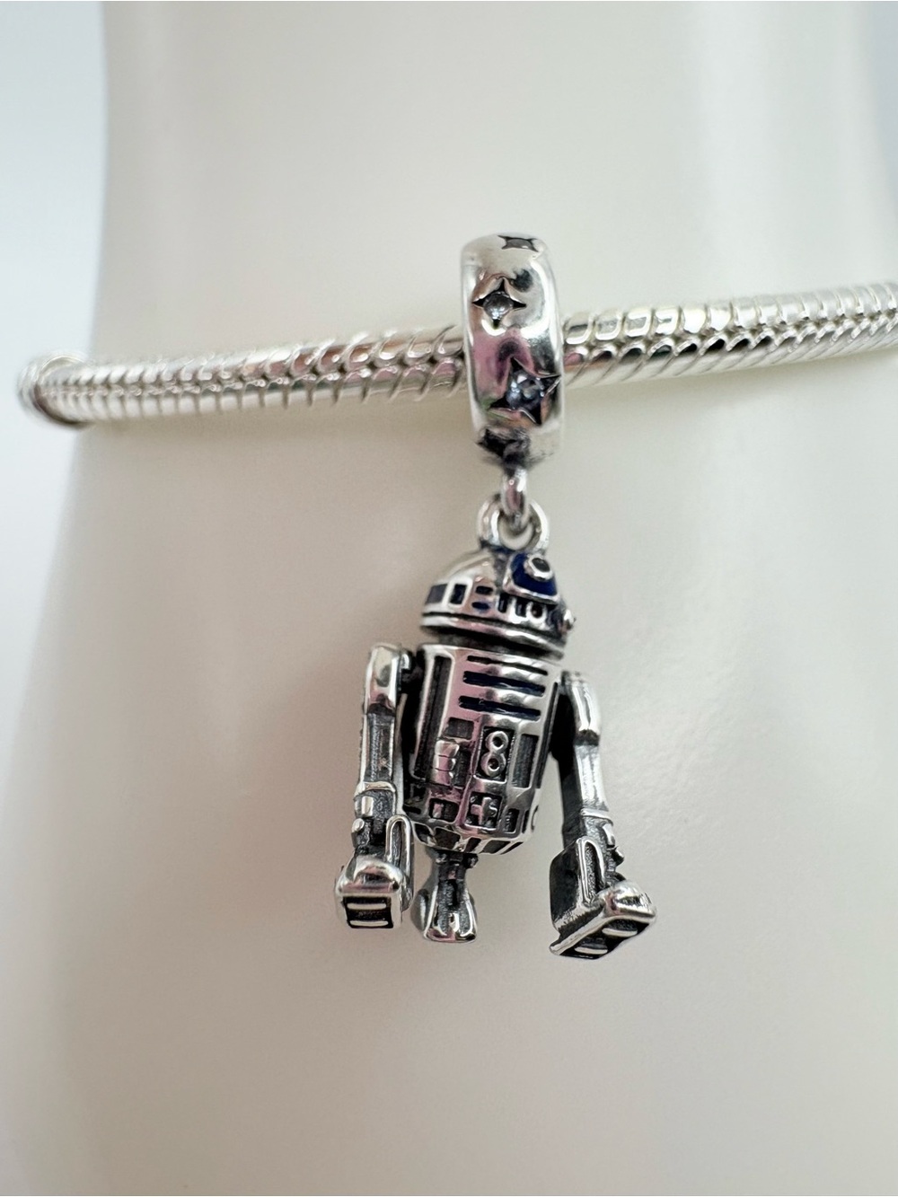 Pandora  Star Wars Dangle R2-D2 Charm